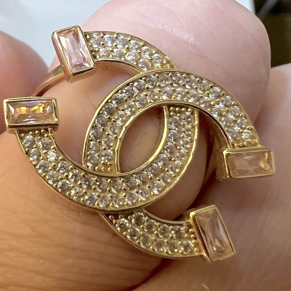 Beautiful 14k real gold ring, size 7.5, never worn.